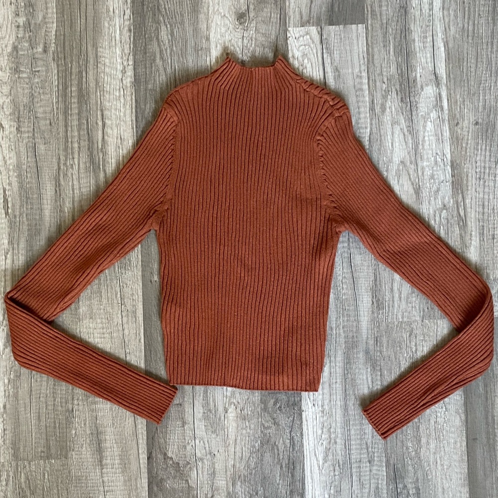 💚 3/$15 Rust Ribbed Knit Sweater B - Picture 2 of 2